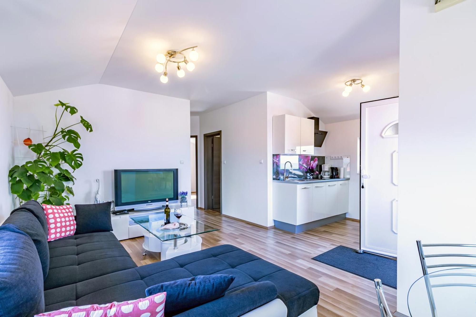 Apartments With A Parking Space Bilice, Krka - 13545 شيبينيك الغرفة الصورة