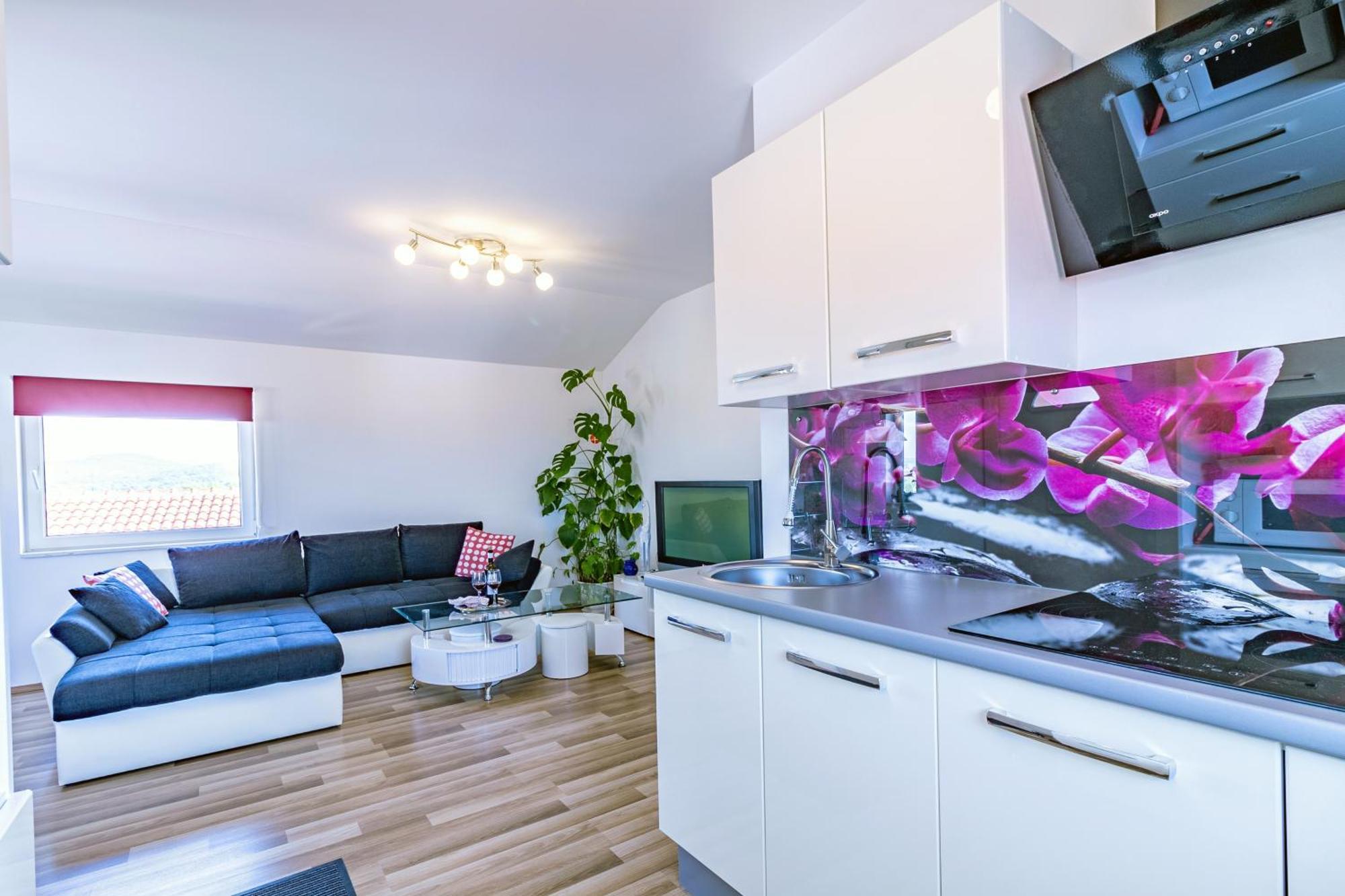Apartments With A Parking Space Bilice, Krka - 13545 شيبينيك الغرفة الصورة